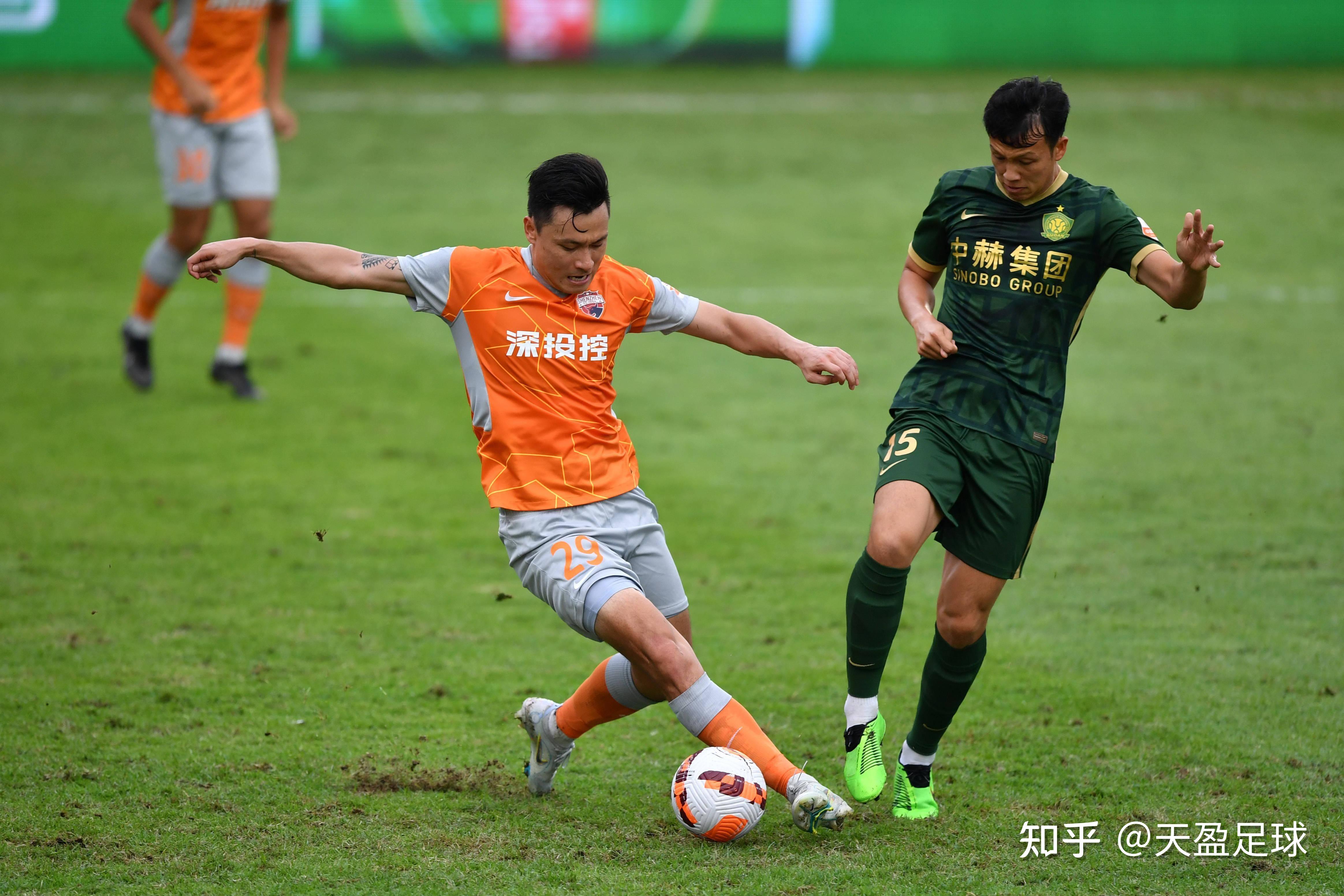 清晨北京国安调整名单以备中超，刷新队史纪录环节打磨，赛场秩序良好，高层口径保持一致的简单介绍